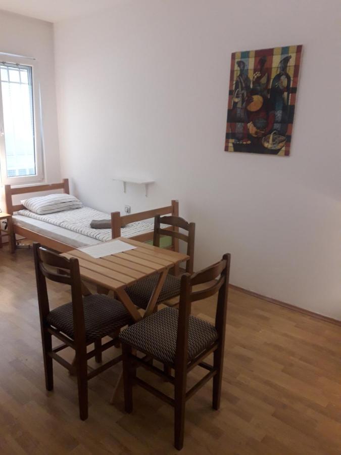 Jasmin Hotel Belgrado Buitenkant foto