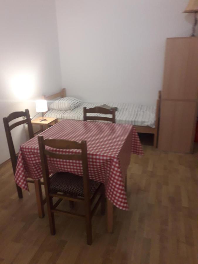 Jasmin Hotel Belgrado Buitenkant foto